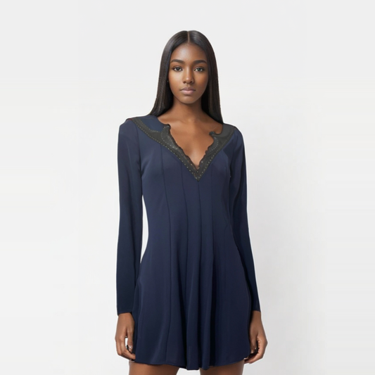 Vestido Azul Marino BCBG con Detalles de Cuero: Elegancia y Estilo √önico pieza sostenible talla Azul marino