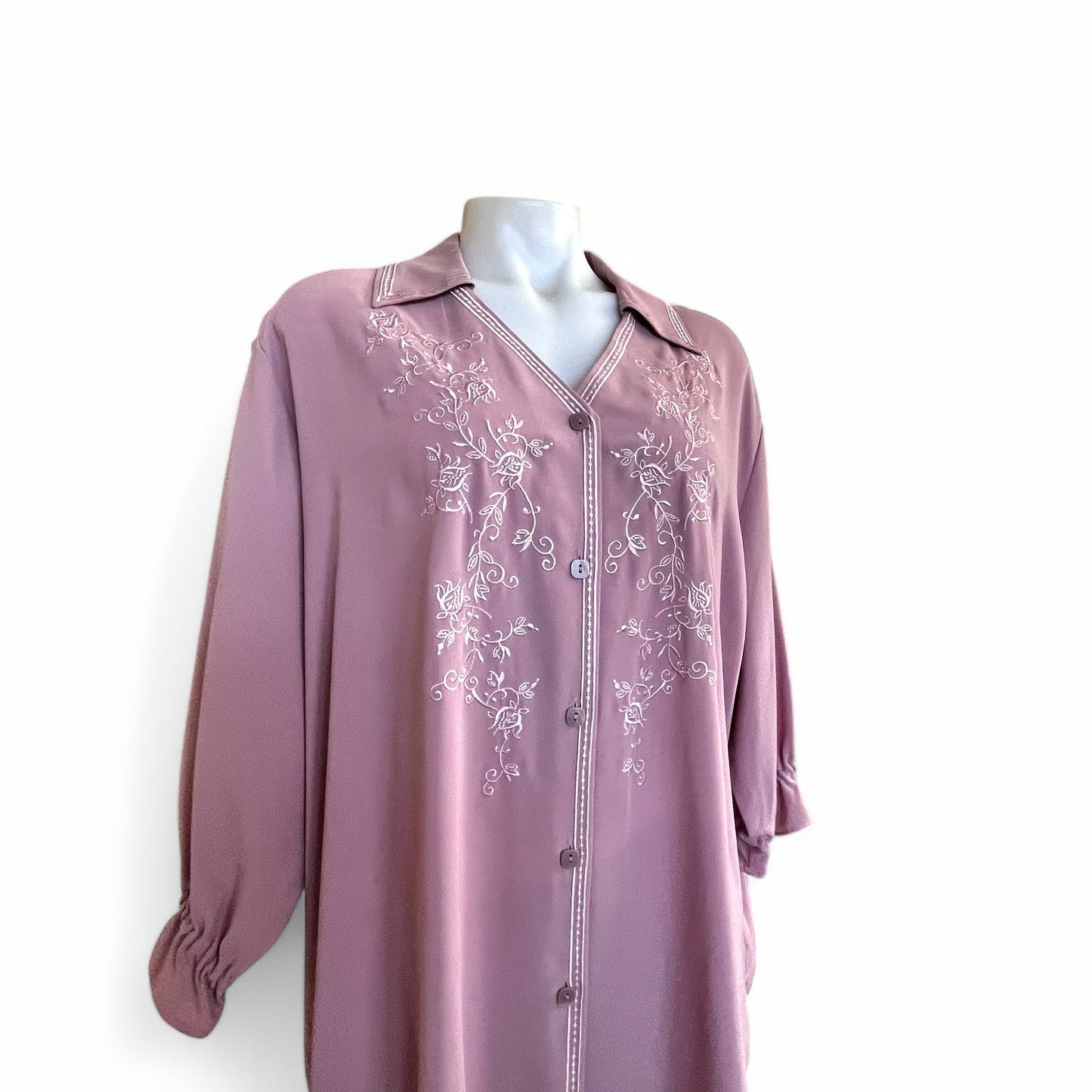 Blusa rosa con bordado al frente pieza sostenible talla Default Title