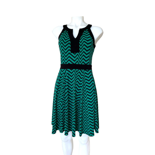 Vestido verde En focus Studio pieza sostenible talla S