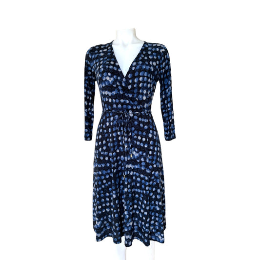 Vestido Cruzado Azul Noche con Estampado Artístico Talla S